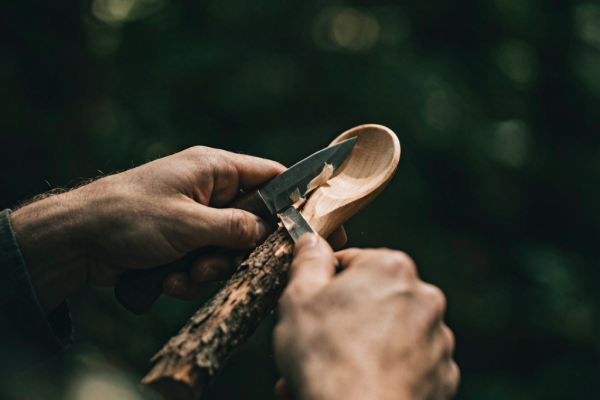 Bushcraft 101: Crafting Tools from Natural Materials